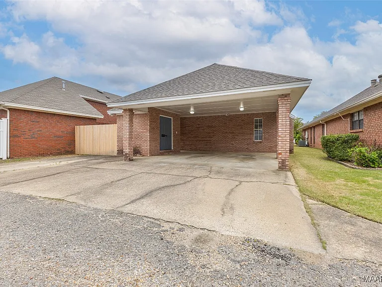 1703 Pebble Creek Dr — Photo 30