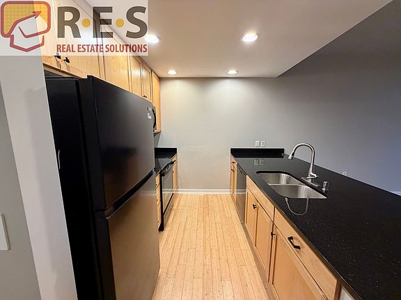 5th image of 275 S Harrison St Unit 312