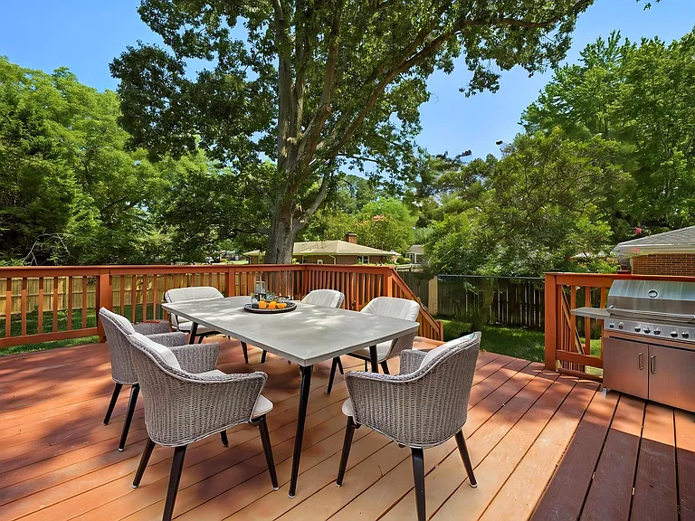 412 Nicewood Dr — Photo 4