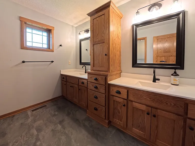 11956 Castle Rock Ct N — Photo 27