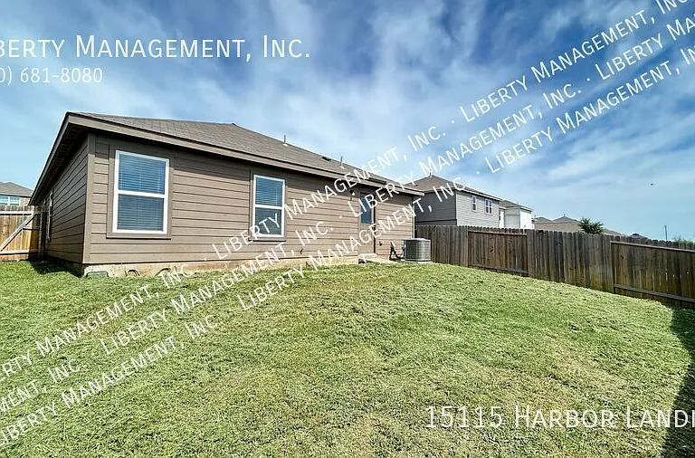 15115 Harbor Lndg — Photo 32
