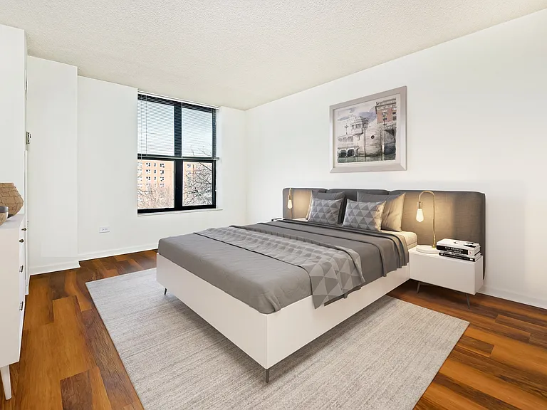 Evanston Place — Photo 6