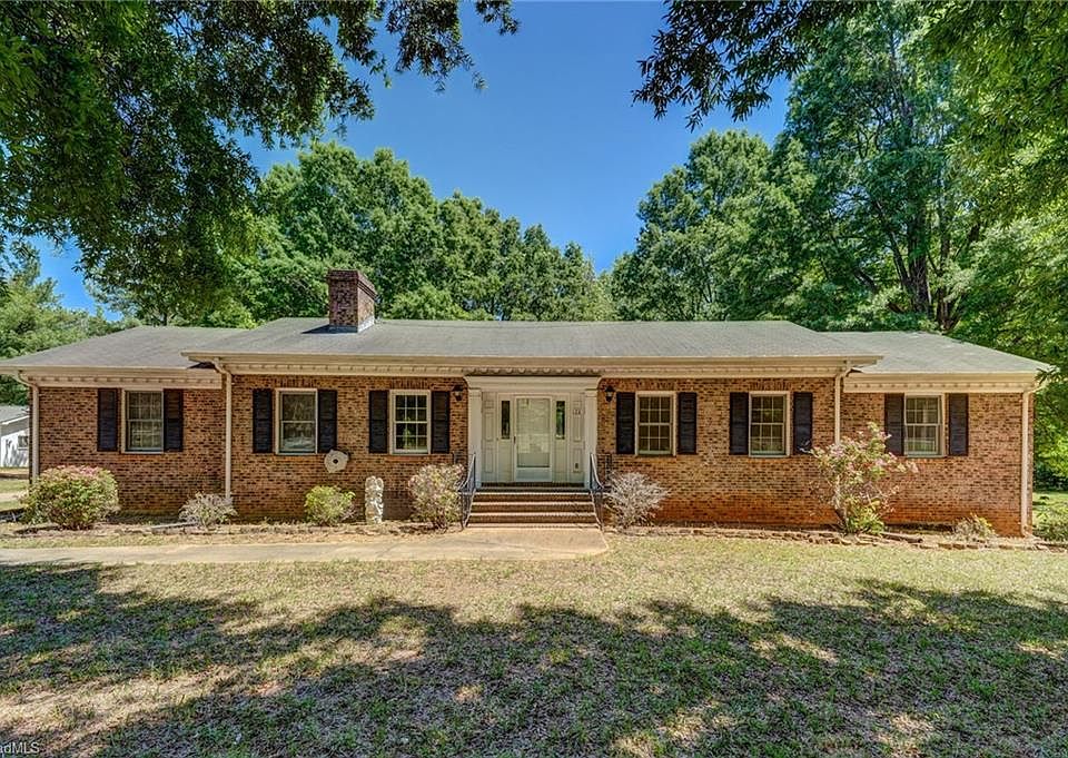 1st image of 124 Clydes Dr