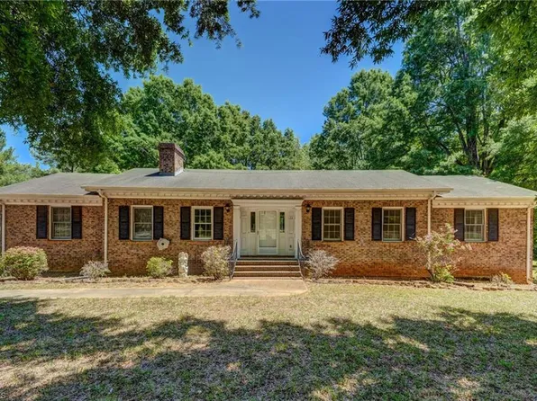 124 Clydes Dr, Reidsville, NC 27320