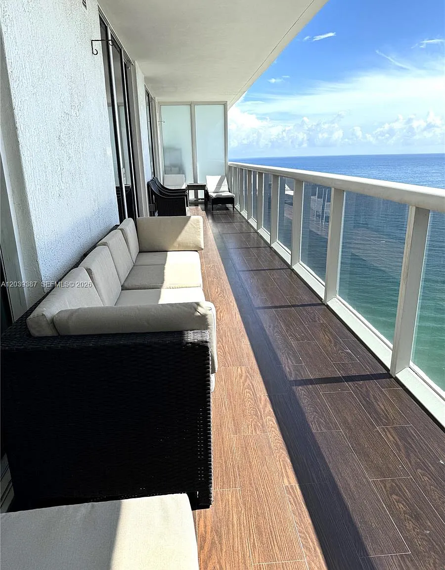 Beach Club Two Condo — Photo 2