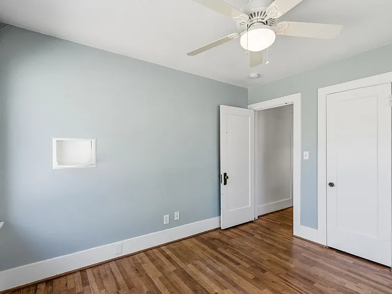 2034 S Broxon St — Photo 14