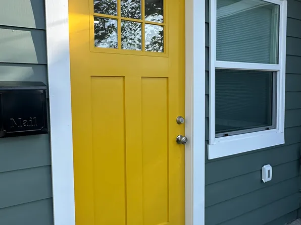 835 W Almond Ave, Orange, CA 92868