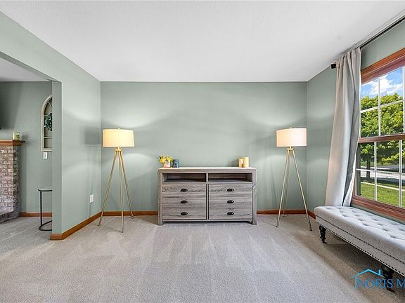 3rd image of 7657 Sylvan Oaks Way
