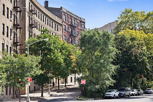 750 Riverside Drive