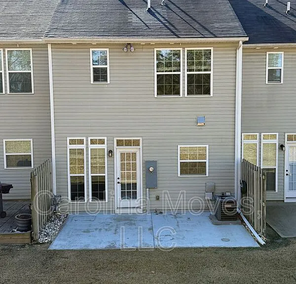 405 Christiane Way — Photo 20