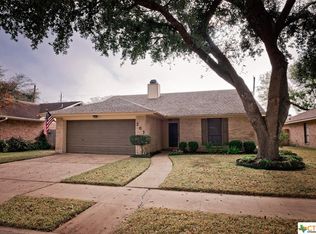207 Londonderry Dr, Victoria, TX 77901