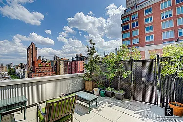 Rented by R New York