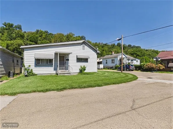 56031 W 2nd St, Bridgeport, OH 43912