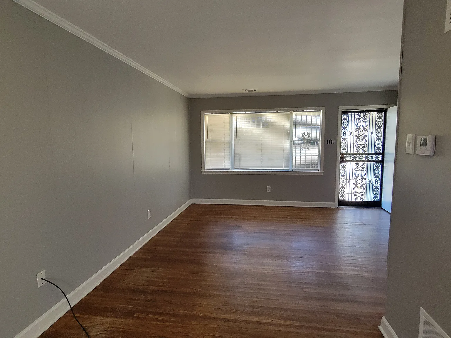 Lovely 3-Bedroom, 1-Bathroom Home! — Photo 3