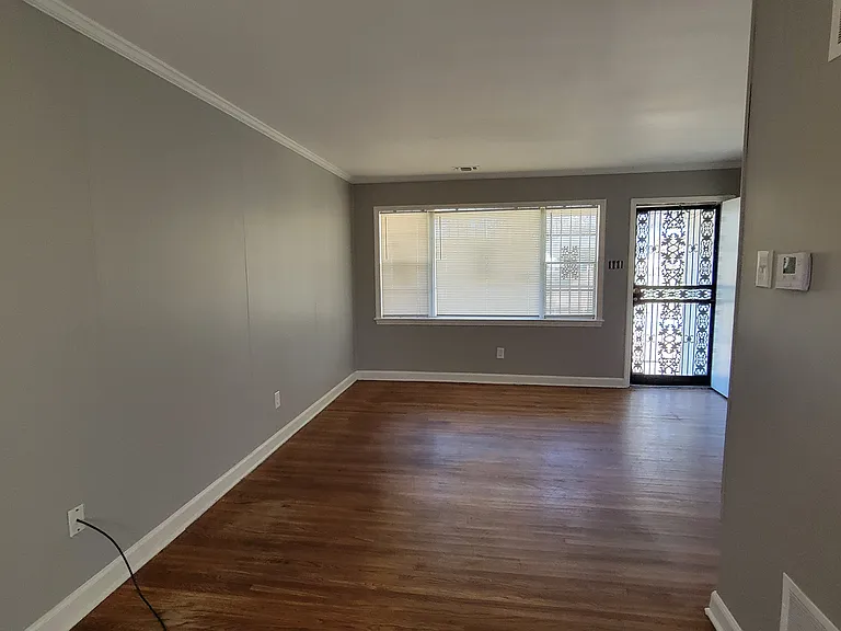 3912 Callahan Dr — Photo 3