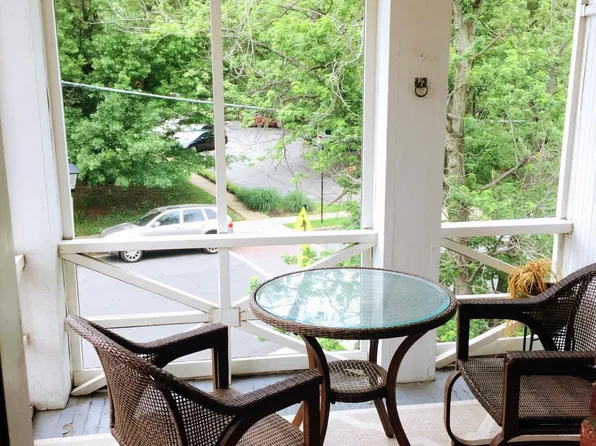 605 N Irving St APT 27, Arlington, VA 22201