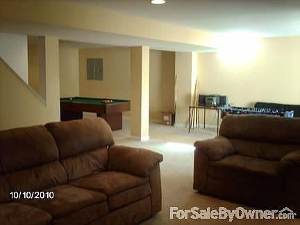 4th image of 707 Holly Crest Dr