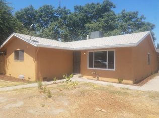 1208 W Robin Dr, Visalia, CA 93291