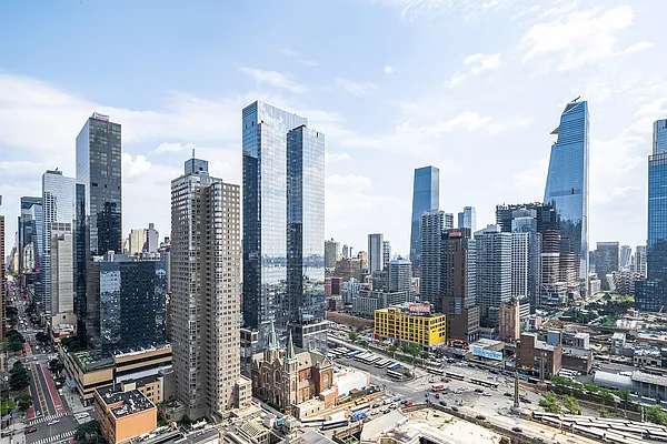 Rented by Compass | media 32