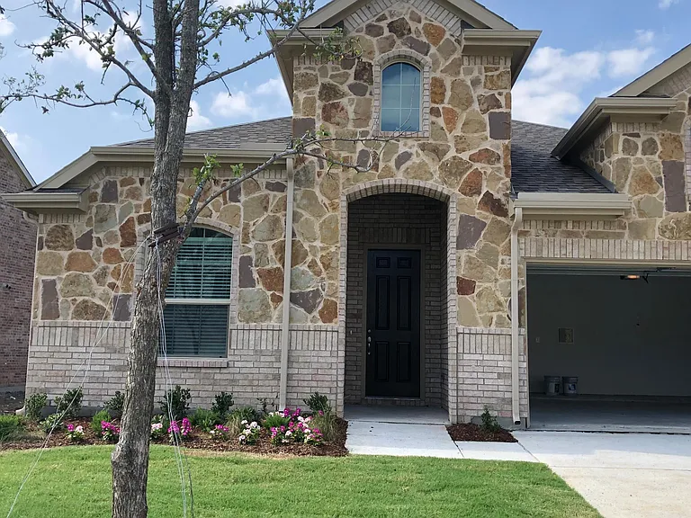 2470 Canary Grass Ln — Photo 2