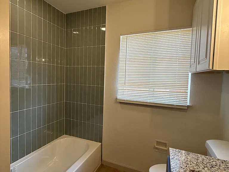 1043 Shadwell Dr — Photo 14