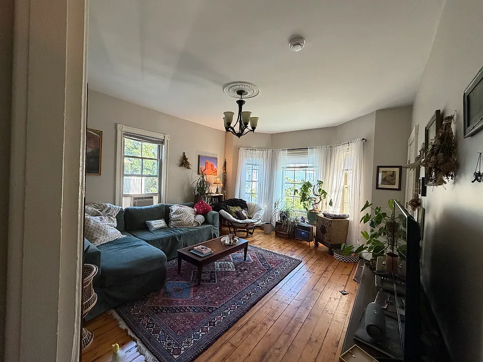 119 Hudson St #2