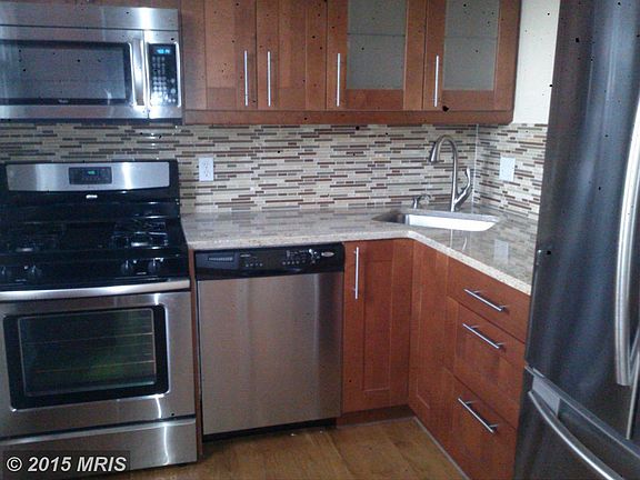 4th image of 4820 Chevy Chase Dr #3
