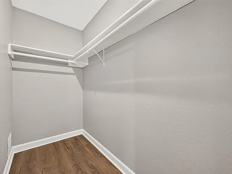 14306 River Glen Dr — Photo 16