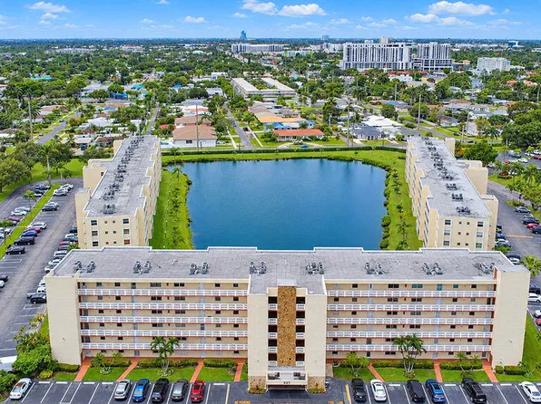 321 SE 3rd Street #302, Dania Beach, FL 33004