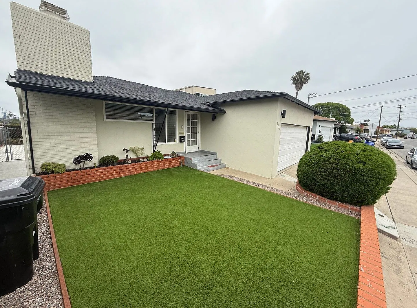 4BD/2BA; Quick Walk to Campus — Photo 2