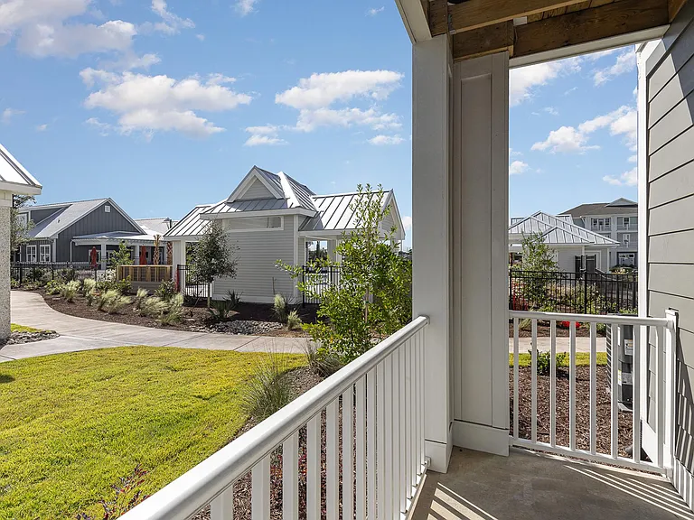 Middle Sound West Apartments — Photo 111