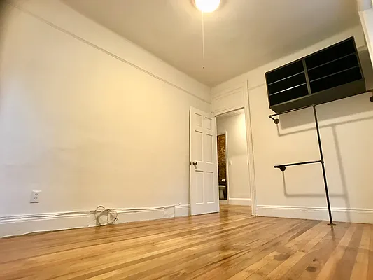 Rented by Building Equity Real Estate LLC | media 9