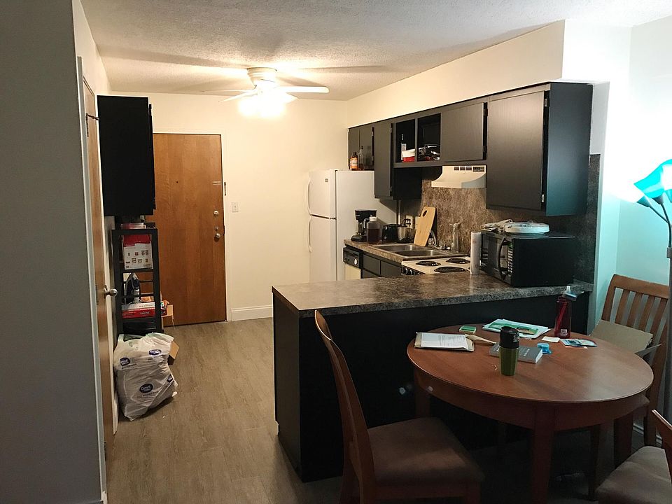 1st image of 364 W Lane Ave