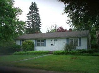 57 Diane Dr, Kingston, RI 02881