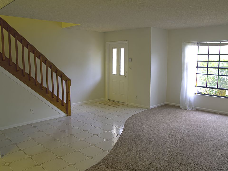1st image of 9441 NW 39th Pl