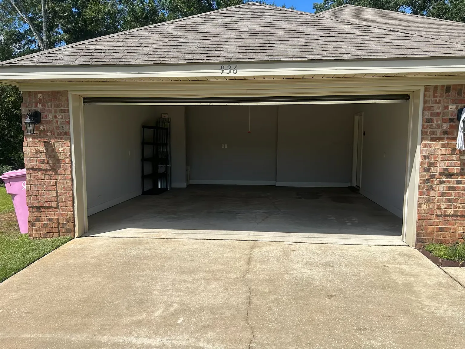 3 bed, 1607 sqft, $1,900 — Photo 2
