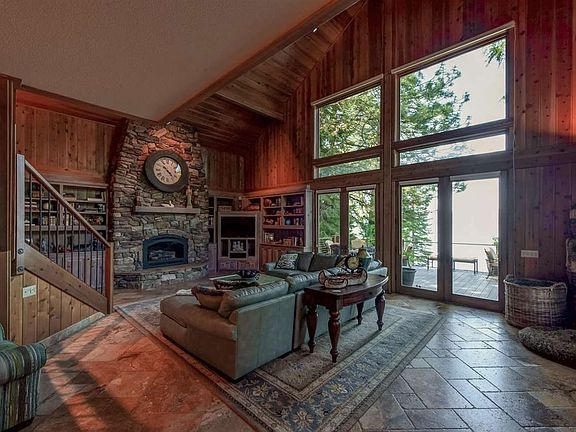 4th image of 632 Peninsula Dr