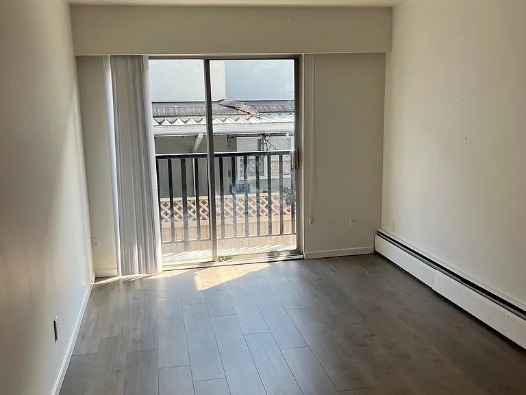 1333 Broadway E #212 — Photo 9