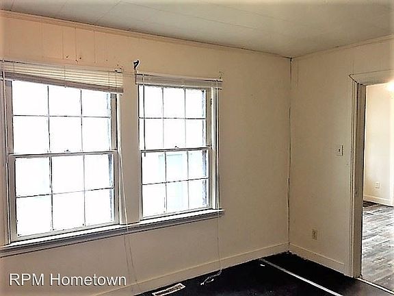 3rd image of 221 Linwood Ave #B