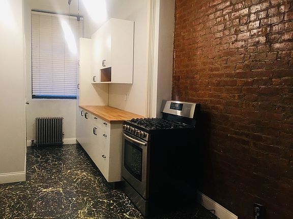 3rd image of 104 President St APT 1r