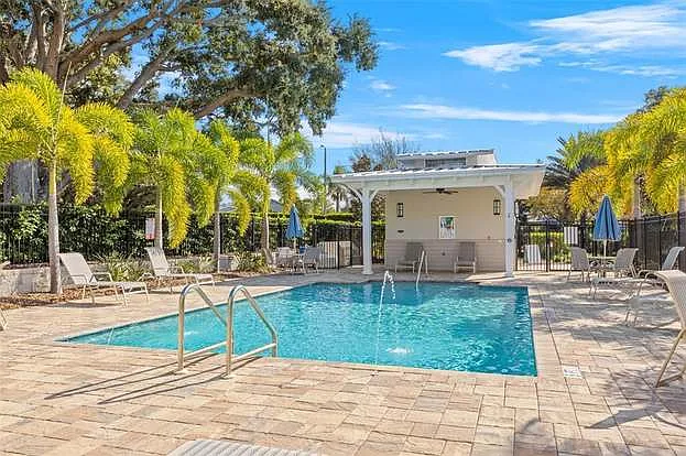 1114 Coral Ln — Photo 37