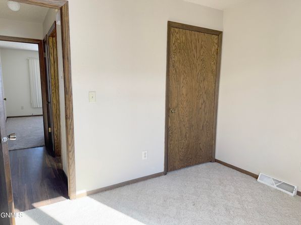 bismarck-north-dakota-447600754 picture