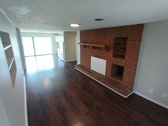 3rd image of 36 Brianfield Dr APT D