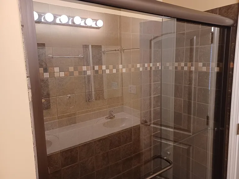 3439 Ridgeland Ave #201 — Photo 9