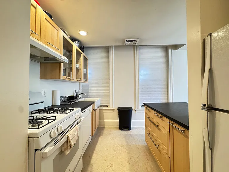 10 Mechanic St — Photo 13