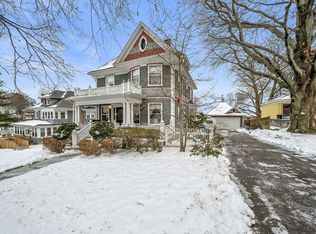 86 Grand View Ave, Quincy, MA 02170