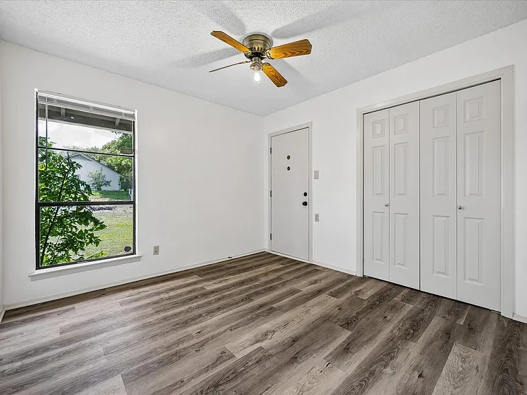 10010 Faylin Dr — Photo 19