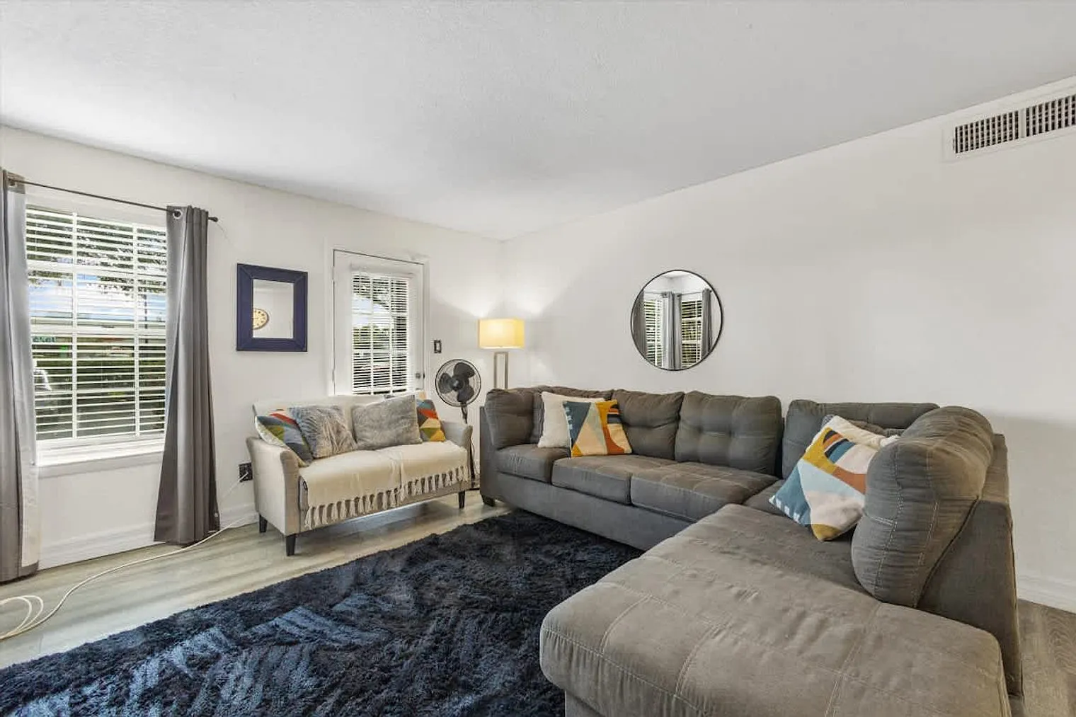 1 bed, 1.0 bath, $2,222 — Photo 2
