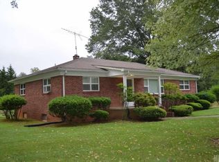 1077 Old Mountain Rd, Hiddenite, NC 28636