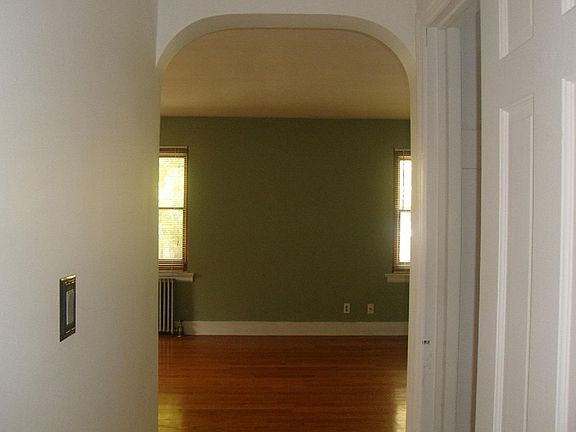 3rd image of 164-05 65th Ave